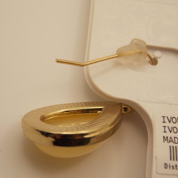 NWT-Ivory Drop Pendant Earrings - Picture 2 of 8